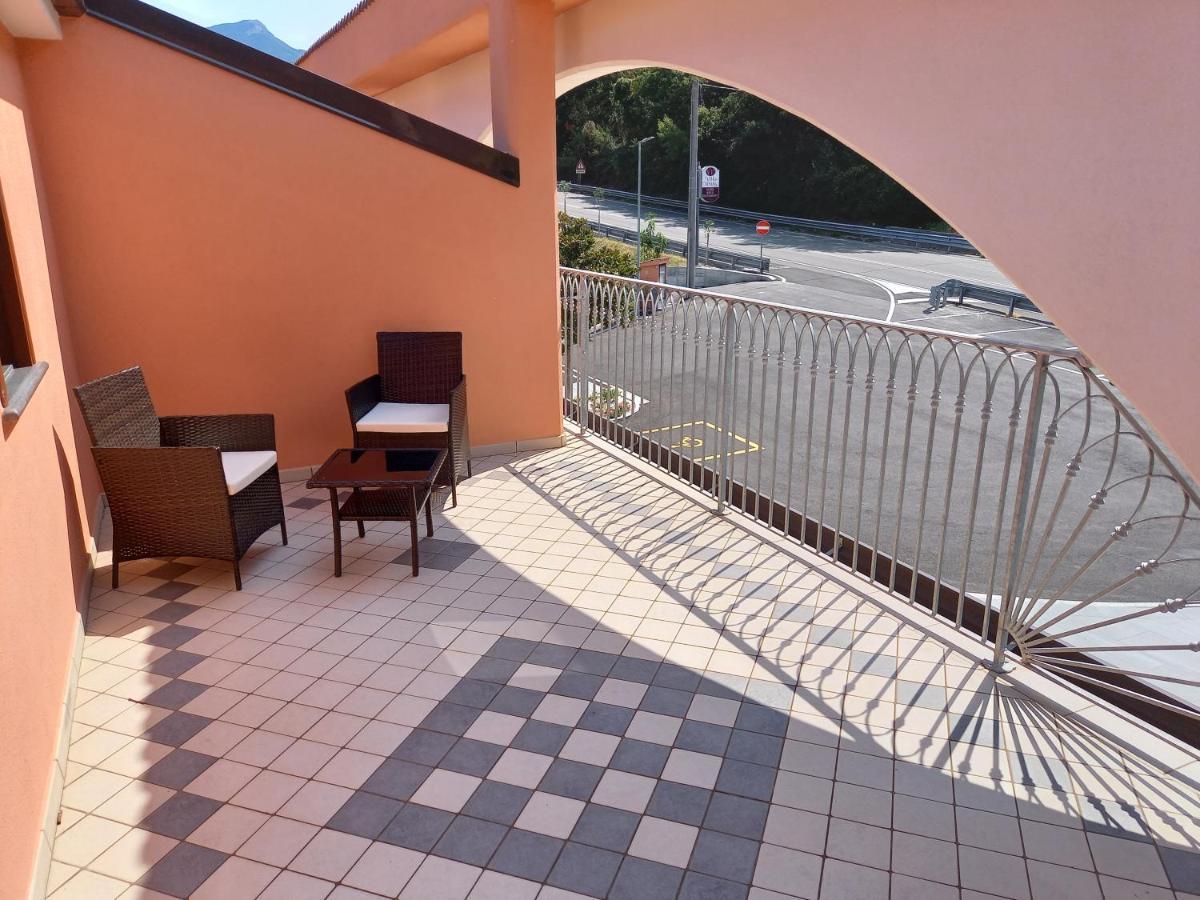 Hotel Ristorante Villa Terry Lauria Inferiore Extérieur photo